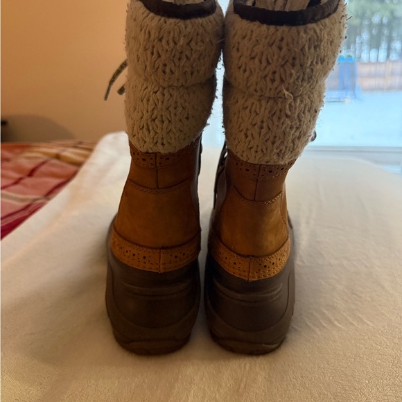 Northface Winter Boots - Picture 3 of 6